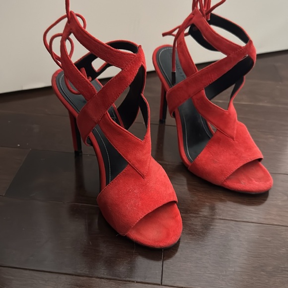 Kendall & Kylie High Heels - Picture 2 of 3